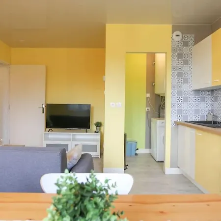 Sans Vis-a-vis Proche Du Centre-ville